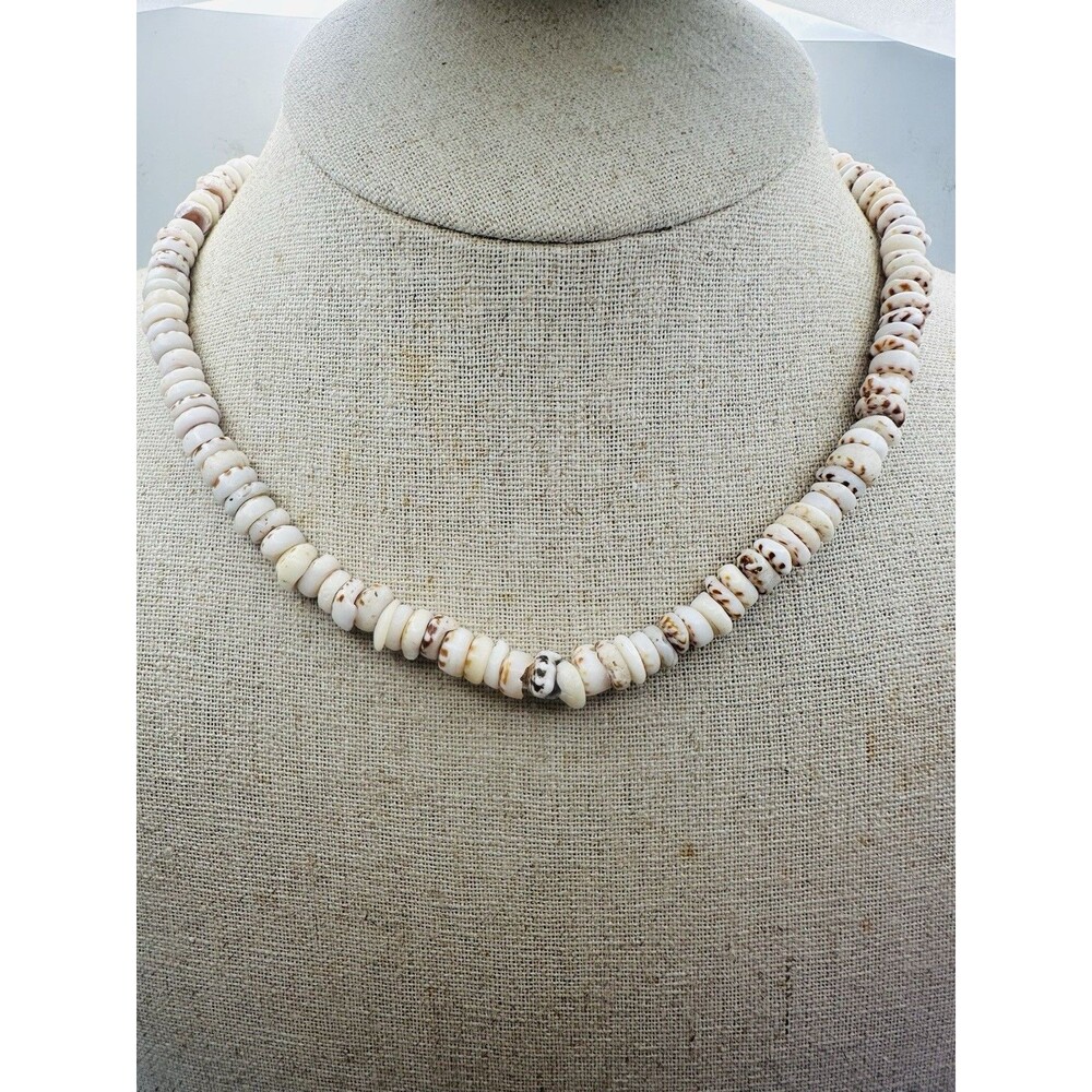 Vintage Hawaiian Surfer Puka Shell Bead Necklace Barrel Clasp 16 Inch 6.8+mm